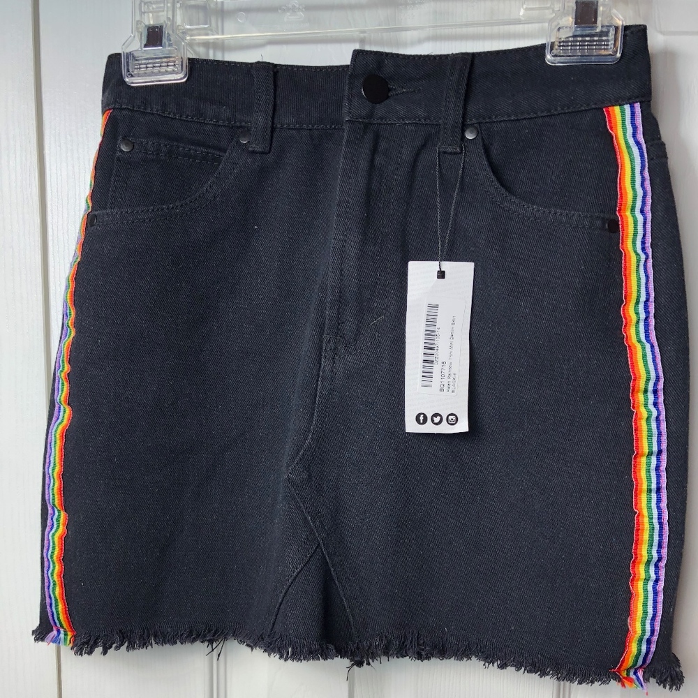 BRAND NEW * Boohoo Blue Black Mini Skirt Size 2